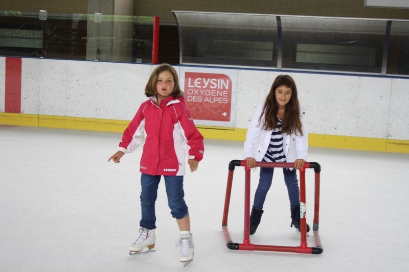 Village Camps International Summer Camp Leysin, Switzerland 2026-07-26 https://www.villagecamps.com/journals_admin/images/693-12-ice skating (21).jpg